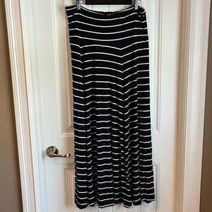 GAP black & White Stripe Maxi Skirt XL